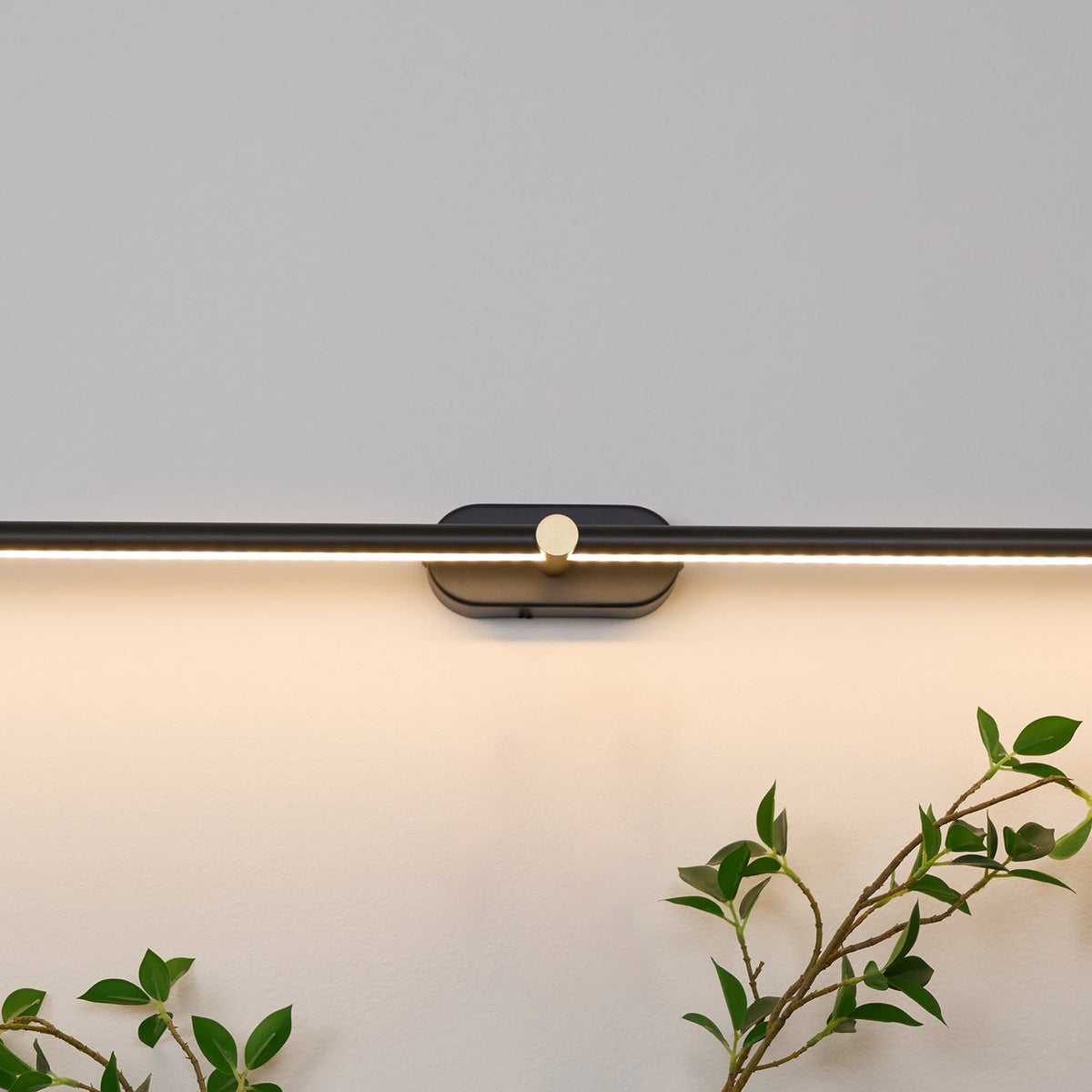 Modern Linear Wall Lamp Slim Minimalist Design, LED Wall Light Bar for Mirror, Hallway & Living Room, Warm or Cool White, Black or Gold, 68–128cm