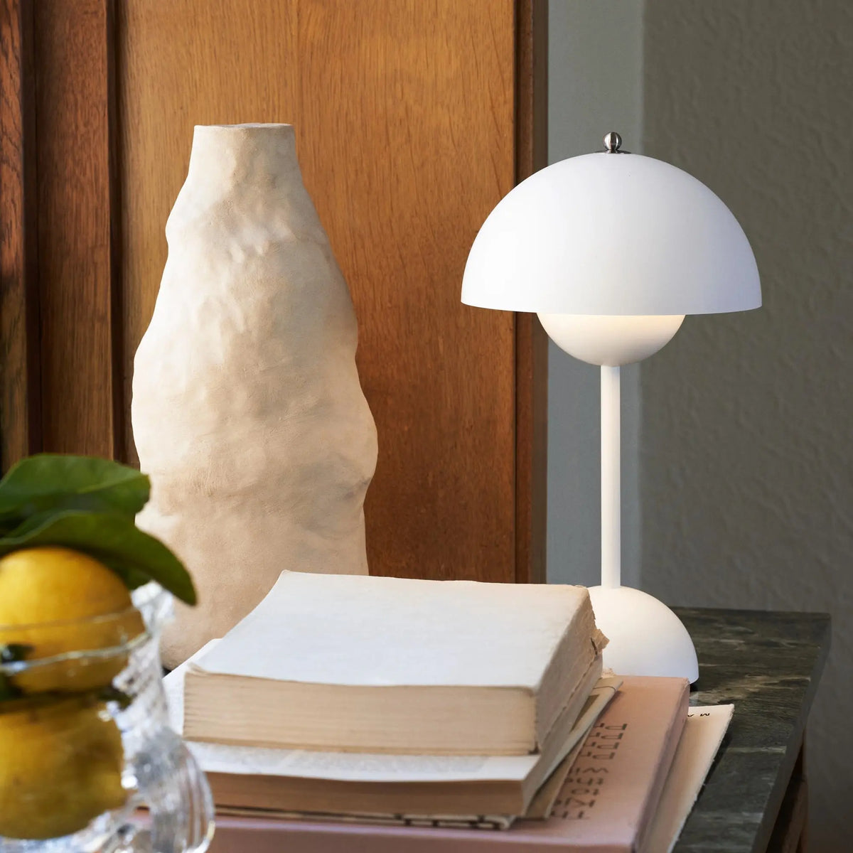 Retro Mushroom Table Lamp, Cordless Rechargeable LED Bedside Lamp, Warm Light, 8–10 Hour Battery, for Bedroom, Living Room & Desk, 8 Colours, 29.5cm
