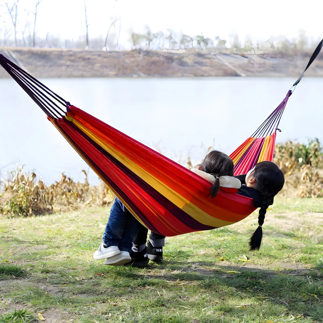 Outdoor Fabric Hammock with Striped Pattern and Rope Loops, 200 x 150cm Garden Hammock, 200kg Capacity, for Patio, Balcony & Camping, Blue or Red